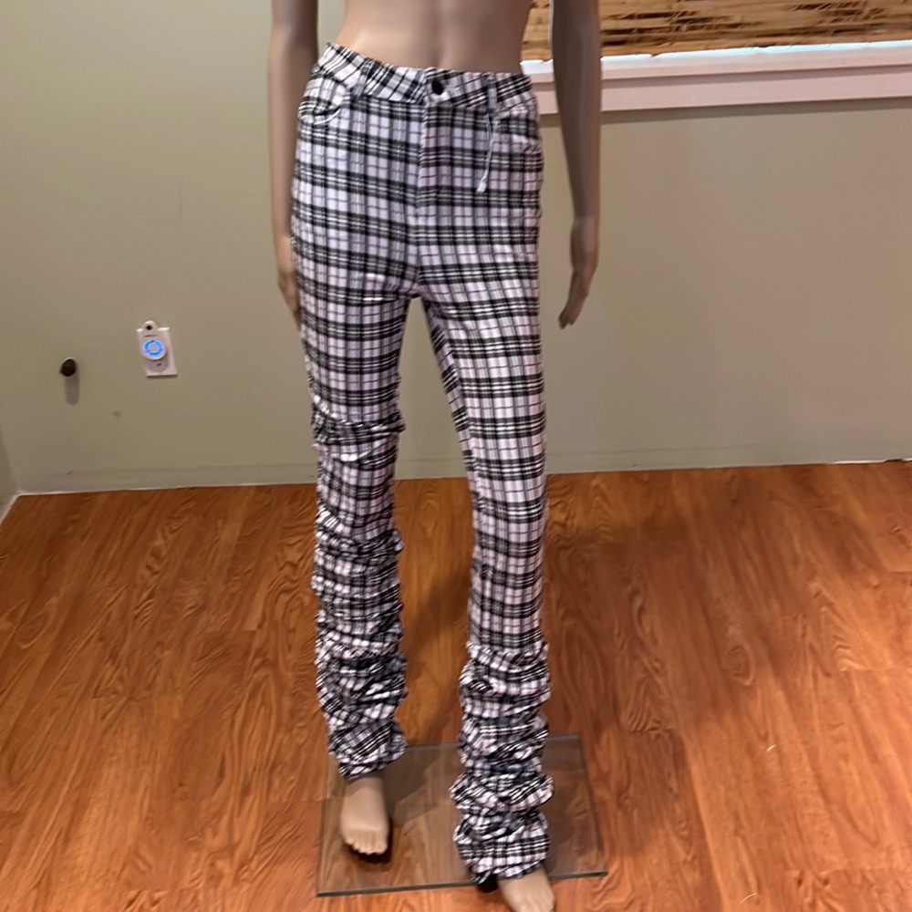 Labijou Black White Checkered Skinny Pant With Ruching At Bottom Of Legs Size M